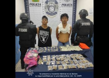 Detienen a dos hombres en plena compra de droga en Villas del Sol
