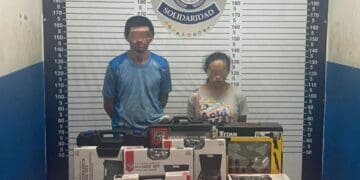 Detienen a pareja por robo en AutoZone de Playa del Carmen