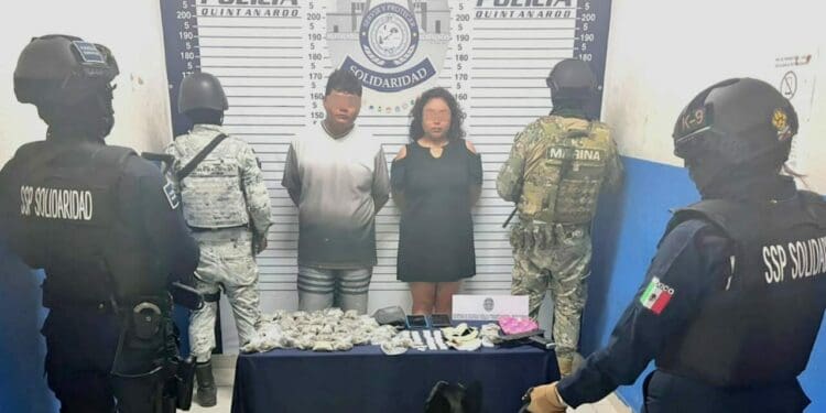 El 'Juancho' y la 'Vivian', juntitos a la cárcel por posesión de drogas en Playa del Carmen