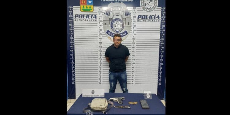 Hombre armado es detenido en Solidaridad mientras caminaba por la calle