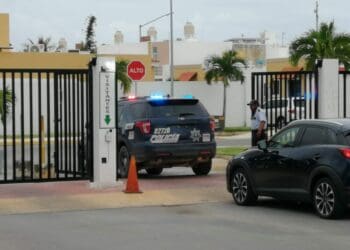 Roban medio millón de pesos de una casa en una residencial de Playa del Carmen