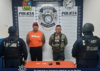 Supuestos policías son detenidos en Solidaridad