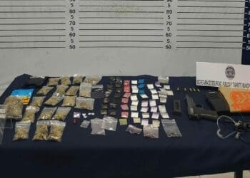 Aseguran dosis de droga en la Quinta Avenida