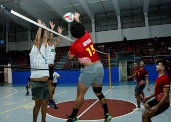 BraMex se impone a Los Aztecas en juego amistoso de voleibol de sala