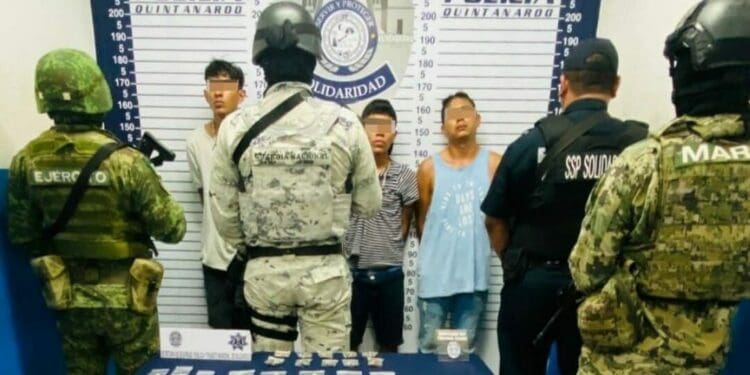 Caen chamacos armados y con droga en Playa del Carmen; uno tiene 16 años