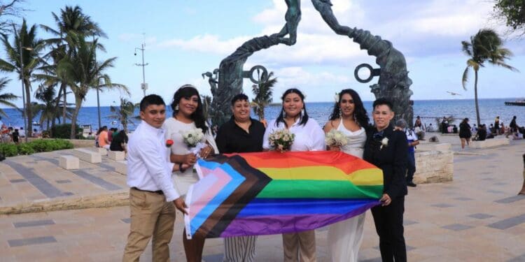Se casan tres parejas en bodas igualitarias