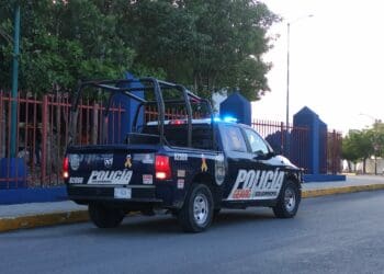 Detienen a dos presuntos delincuentes electorales en Playa del Carmen