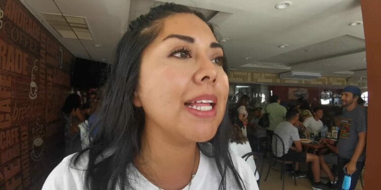 En puerta, escuela para niños con discapacidad auditiva en Playa del Carmen