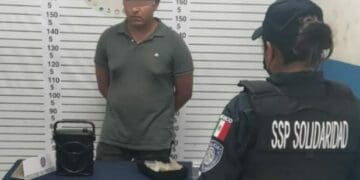 En una van quería ingresar droga a Playa del Carmen, es detenido