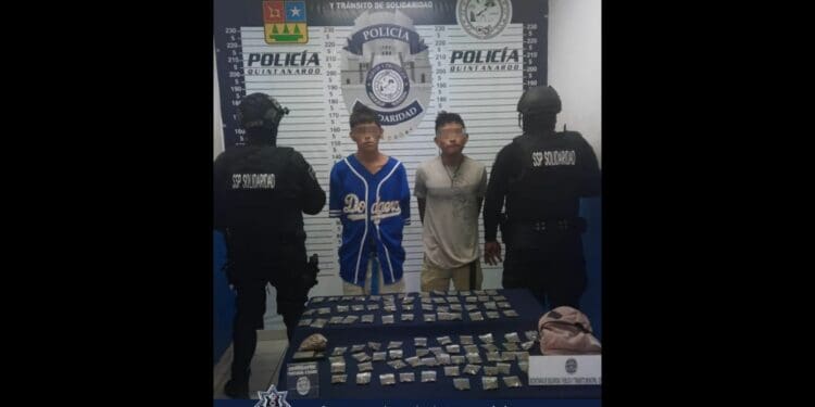 Policías de Solidaridad detienen a dos con marihuana y "cristal"
