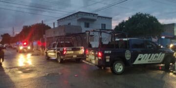 Reportan vecinos disparos afuera de bar en Playa del Carmen