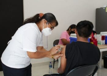 Llega semana de vacunación para adultos mayores de 18 años y más