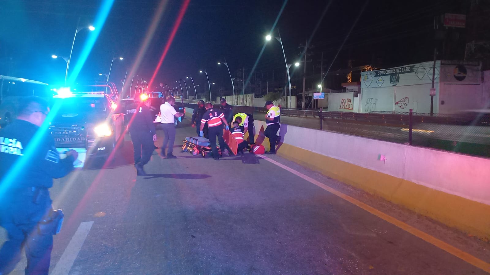 'Auto fantasma' atropella a un hombre en el bulevar Playa del Carmen