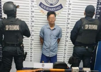 Capturan a un hombre que transportaba una escopeta y una pistola en Playa del Carmen
