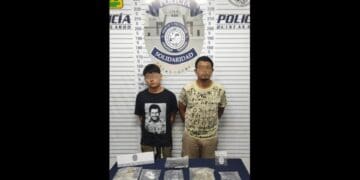 Capturan infraganti a narcomenudistas intercambiando drogas en Playa del Carmen