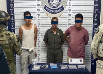 Detienen a cuatro personas dedicadas a dar ‘cristalazos’ a coches en Playa del Carmen