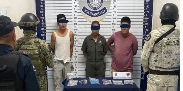 Detienen a cuatro personas dedicadas a dar ‘cristalazos’ a coches en Playa del Carmen