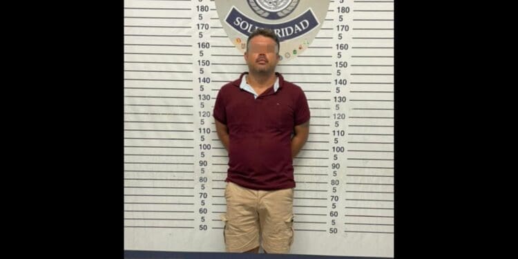 Detienen a sujeto en posesión de marihuana en la Colosio