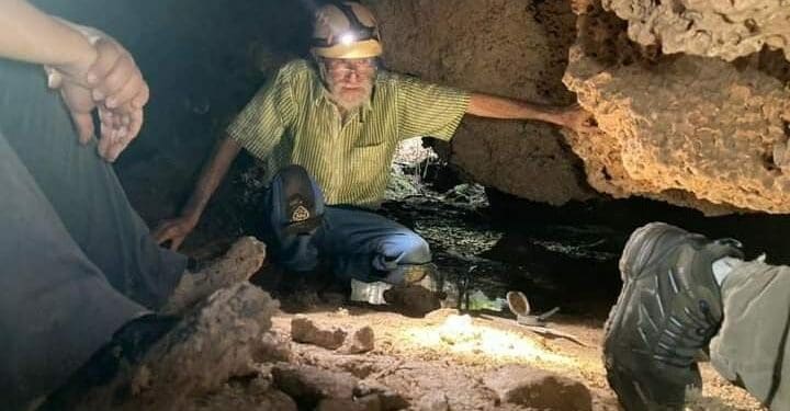 Encuentran vasija maya de 2 mil años de antigüedad en una cueva de Playa del Carmen