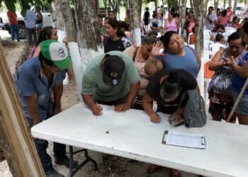Entrega Ayuntamiento de Solidaridad apoyo a comunidades