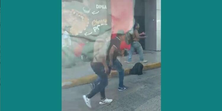 Más de 10 personas protagonizan 'pelea campal' en Playa del Carmen; no hay detenidos