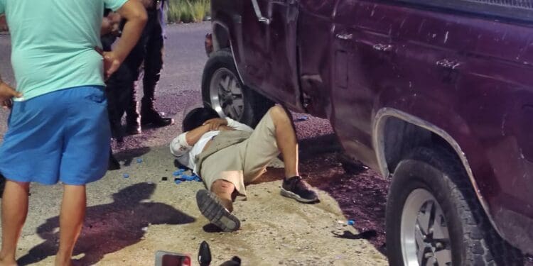 Motociclista resulta lesionado tras impactarse contra una camioneta en Playa del Carmen