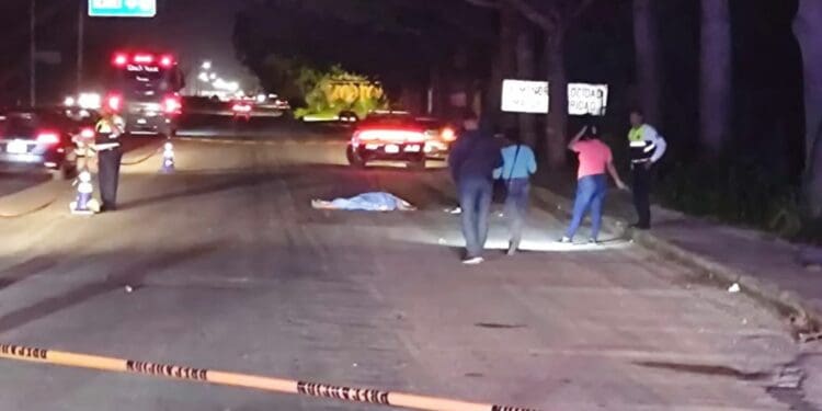 Muere hombre atropellado al intentar cruzar la carretera 307, a la altura de Xcaret