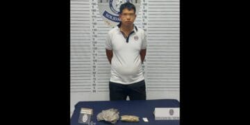 Persecución en El Pedregal termina con hombre detenido en posesión de marihuana