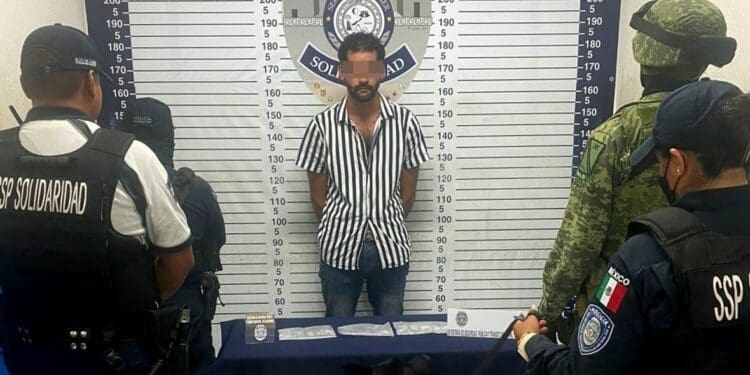 Perro policía detecta a sujeto con dosis de LSD en la Quinta Avenida