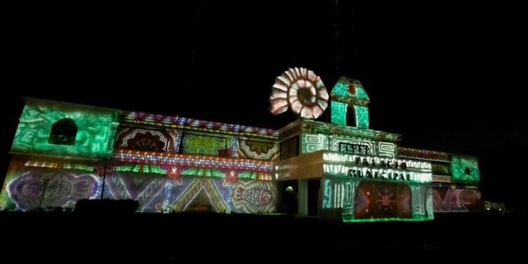 Con video mapping contaron la historia de Solidaridad
