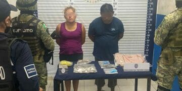 Los detienen mientras intercambiaban droga en la Colosio de Playa del Carmen