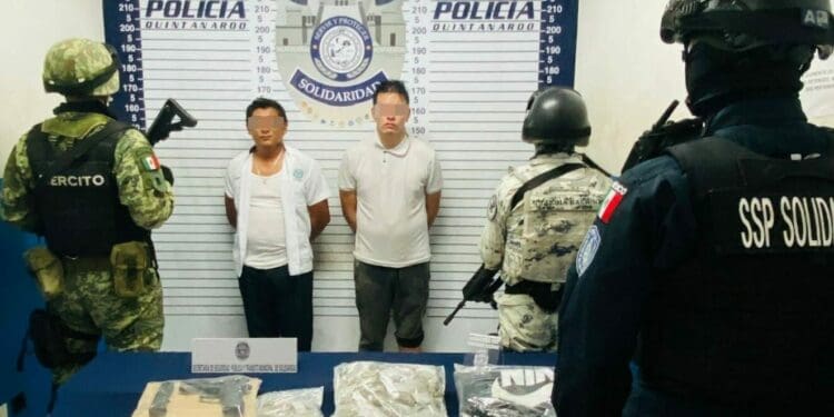 NARCOTAXISTA: Detienen a chafirete y a otros dos sujetos en operativo en Playa del Carmen