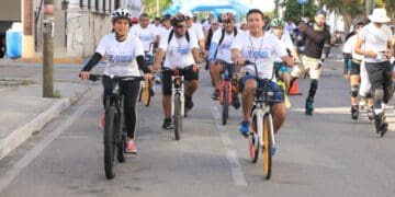 Cientos de solidarenses participan en la primera rodada "Rodando por Solidaridad"