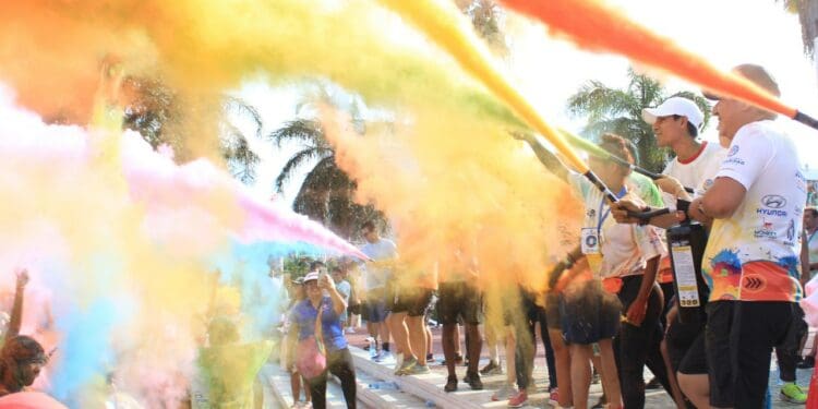 Exitosa carrera ‘Píntate de colores por la juventud’
