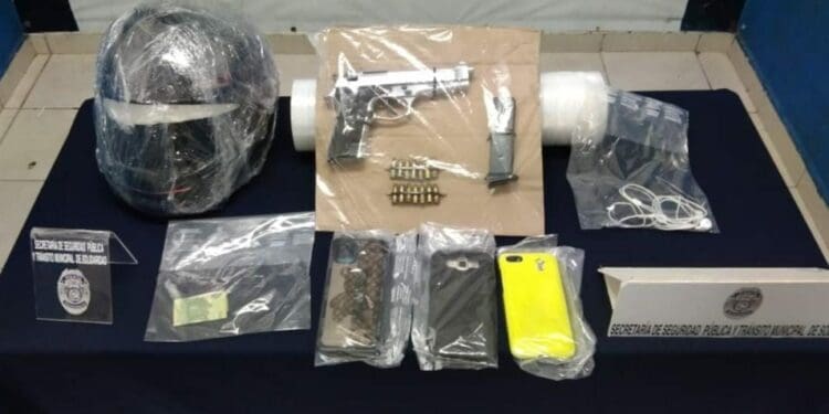 Capturan a presunto asaltante armado tras sufrir accidente en Playa del Carmen