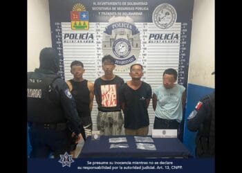 Cuatro sujetos son detenidos por portar 40 bolsitas de "piedra" en Solidaridad