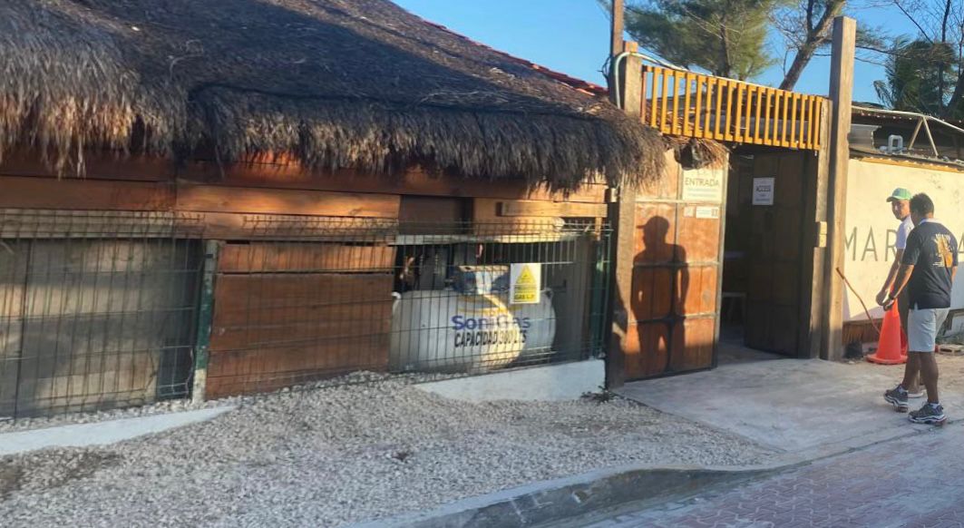 Detienen a una mesera que guardaba droga en el baño de un restaurante de Playa del Carmen