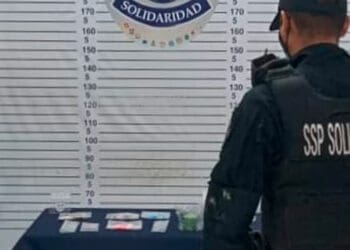 Golpe al narcomenudeo: encuentran dosis de drogas en bar de la Quinta Avenida