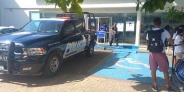 Mujer es timada y pierde 11 mil pesos en Playa del Carmen