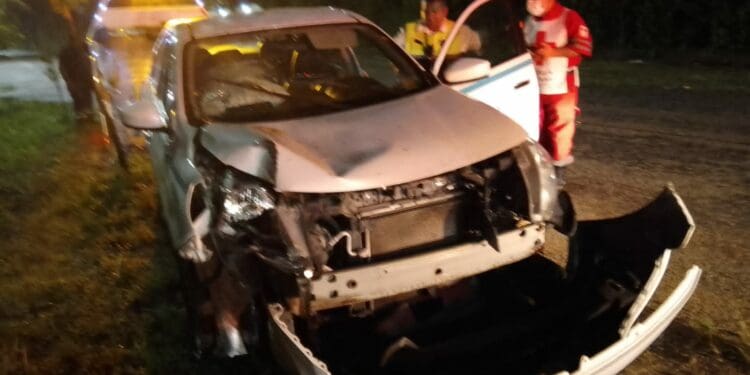 Taxi y combi del sindicato 'Lazaro Cárdenas del Río' protagonizan accidentes en Playa del Carmen