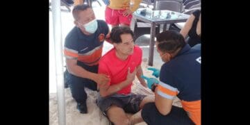 Tromba lesiona a tres bañistas en Playa del Carmen