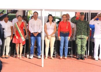 Lili Campos refuerza valores patrios con desfile conmemorativo 