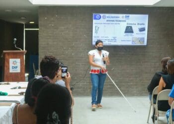 Ofrece DIF Solidaridad asistencia a personas con discapacidad visual y auditiva