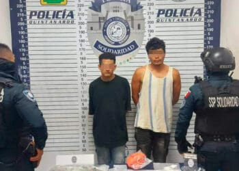 Detienen a dos hombres con más de 150 dosis de droga en el fraccionamiento Villas del Sol de Playa del Carmen 