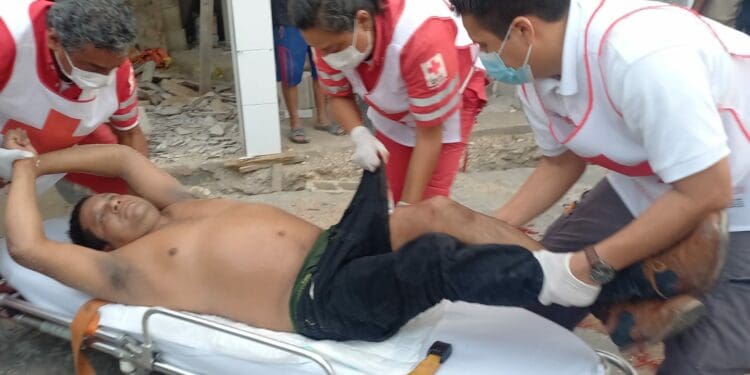 Moviliza a bomberos conato de incendio de un autobús en Playa del Carmen