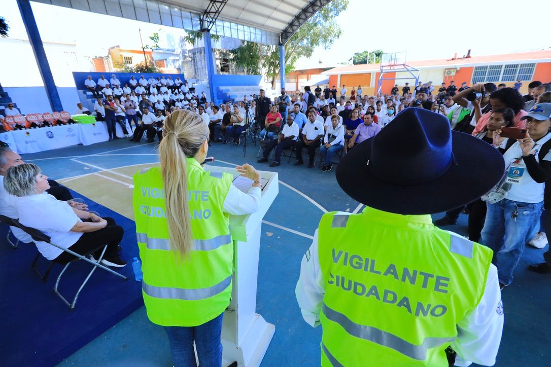 Lili Campos dignifica el trabajo de vigilantes ciudadanos