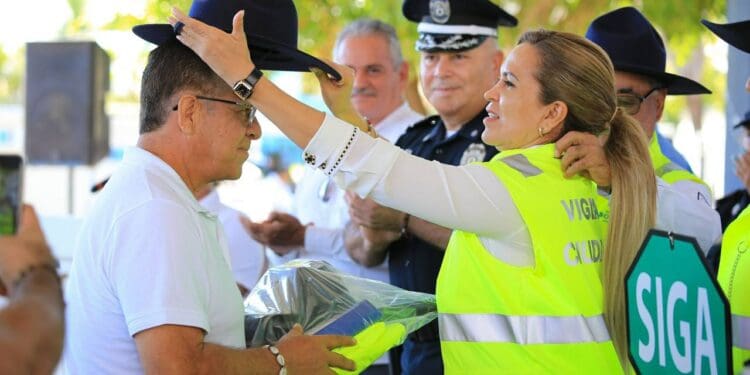 Lili Campos dignifica el trabajo de vigilantes ciudadanos