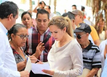 Beneficia gobierno con obras a ciudadanos de Puerto Aventuras