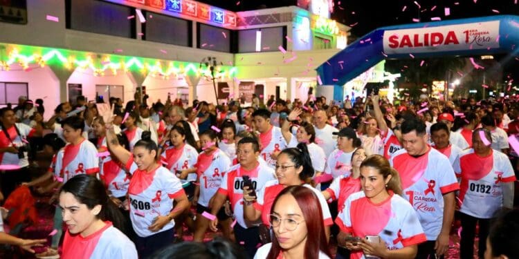 Más de mil personas participaron en Carrera Rosa