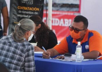 Lili Campos llevó servicios gratuitos a Misión de las Flores